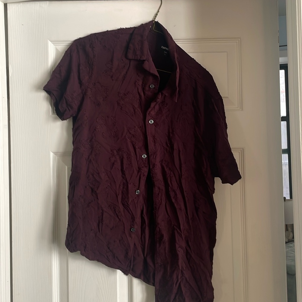 Floral Textured Express Short Sleeve Button Down